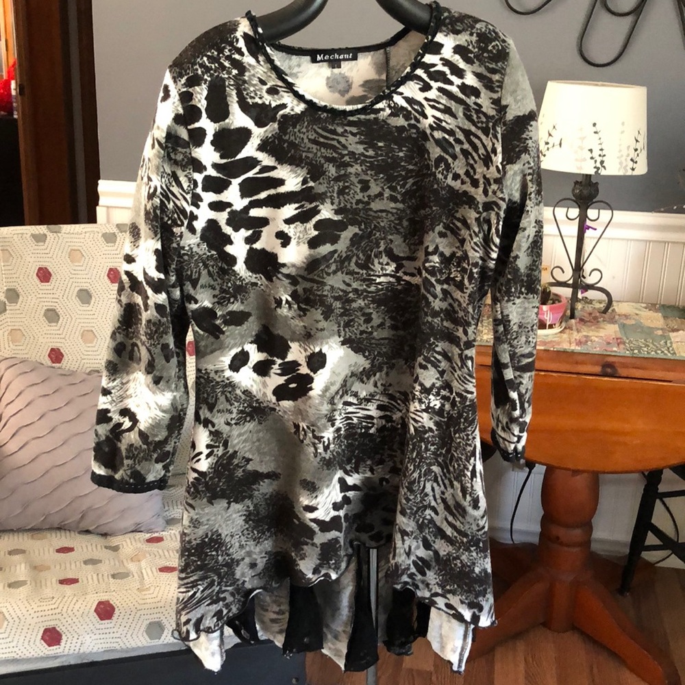 Mechant tunic top